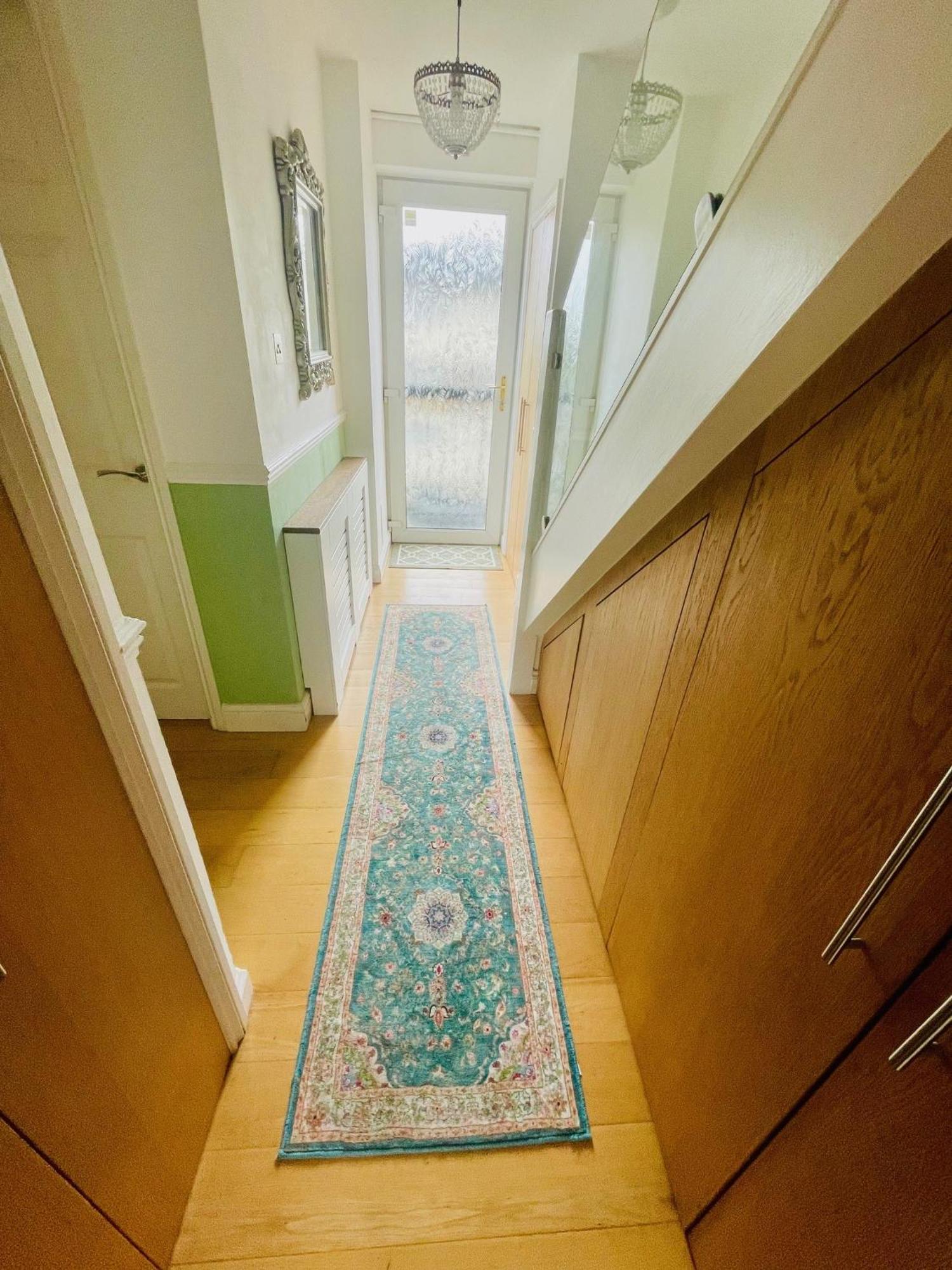Modern And Chic With Beautiful Landscape Views * London