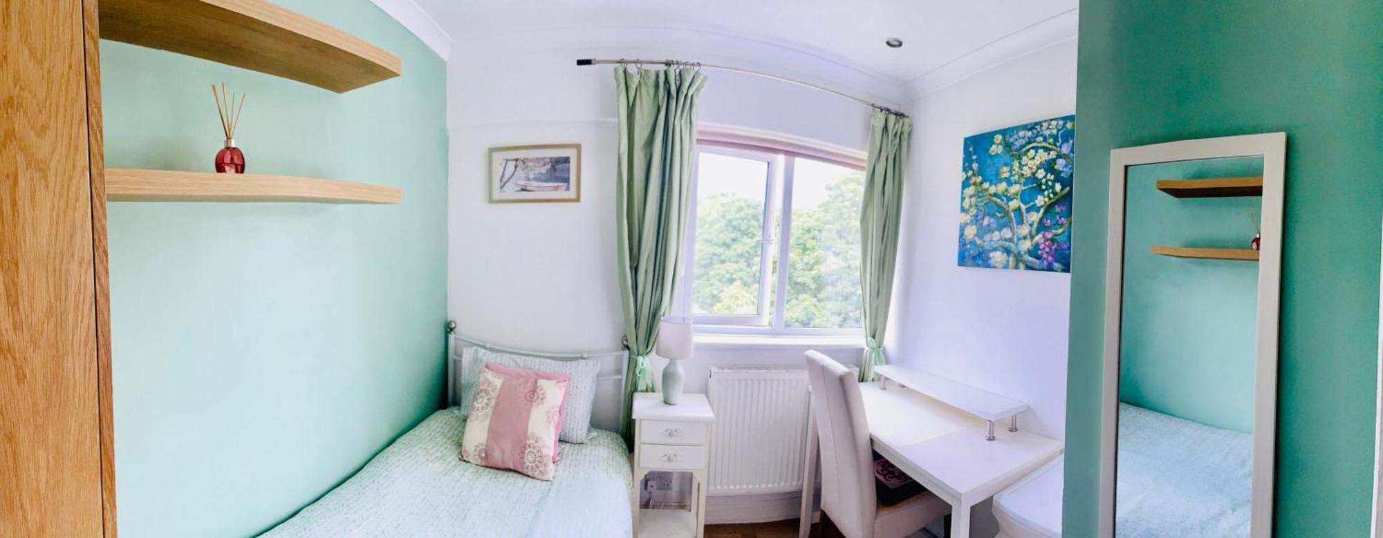 Modern And Chic With Beautiful Landscape Views London